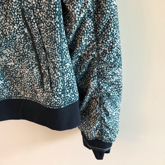 Lululemon size 6 Jacket - Picture 3 of 8